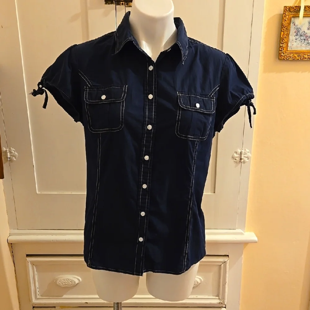 Tommy Hilfiger navy short-sleeved shirt Sz L - Picture 1 of 7